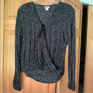 Mossimo Supply Co. floral print surplice long sleeve top. Size XS.